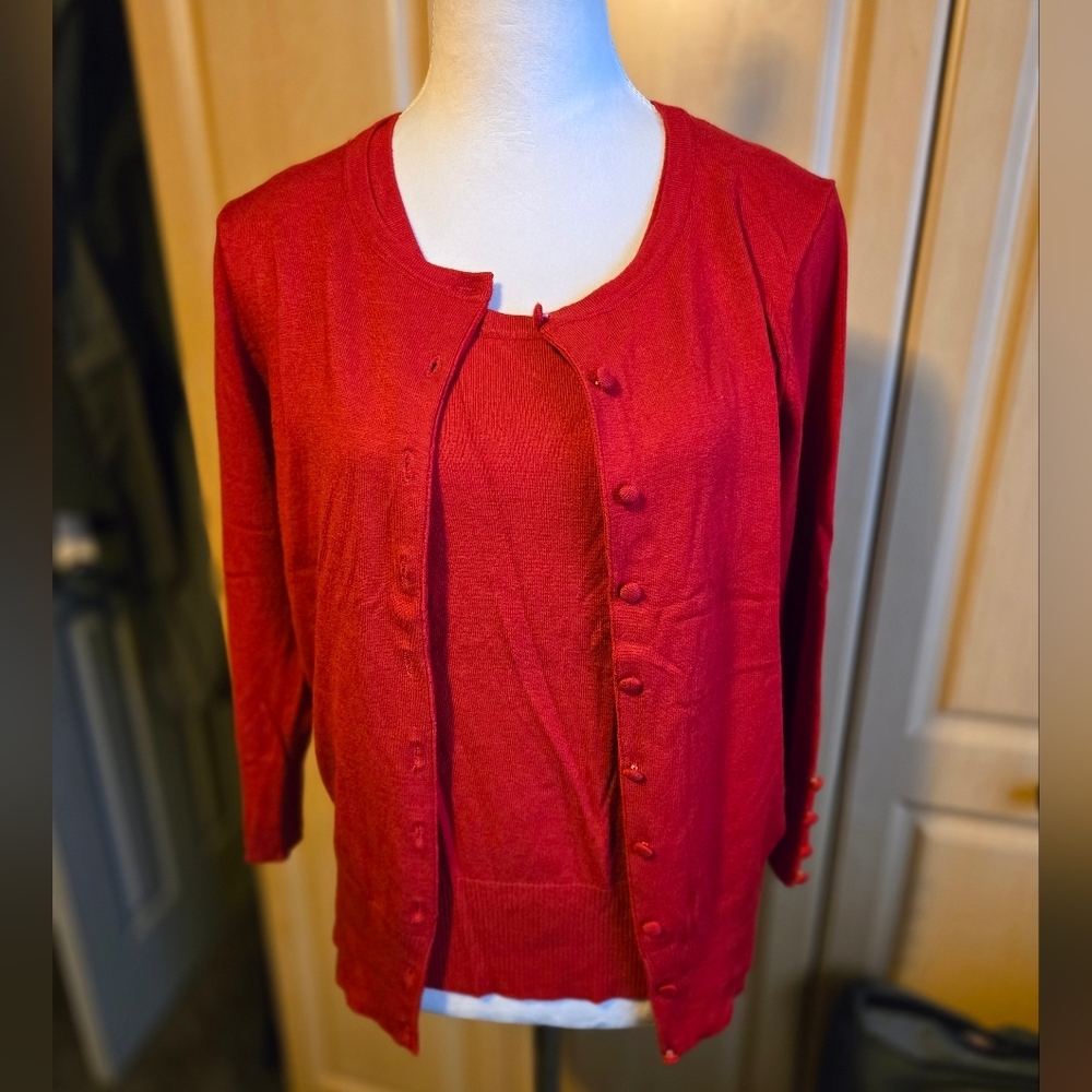 Woman's Casual Red Button-Front Knit Cardigan & Sleeveless Tank. 2 Pieces. L